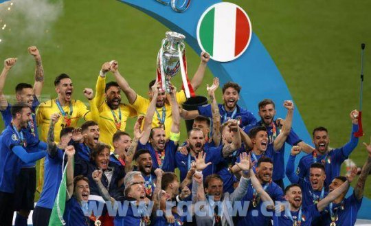 意大利获得欧洲杯冠军（意大利欧洲杯冠军是哪一年）